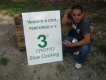 Marco col cartello del terzo crotto